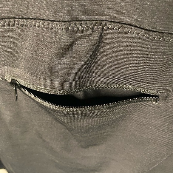 Women’s Athleta Black Tank Top With Back Pocket Size XLT - Picture 8 of 12